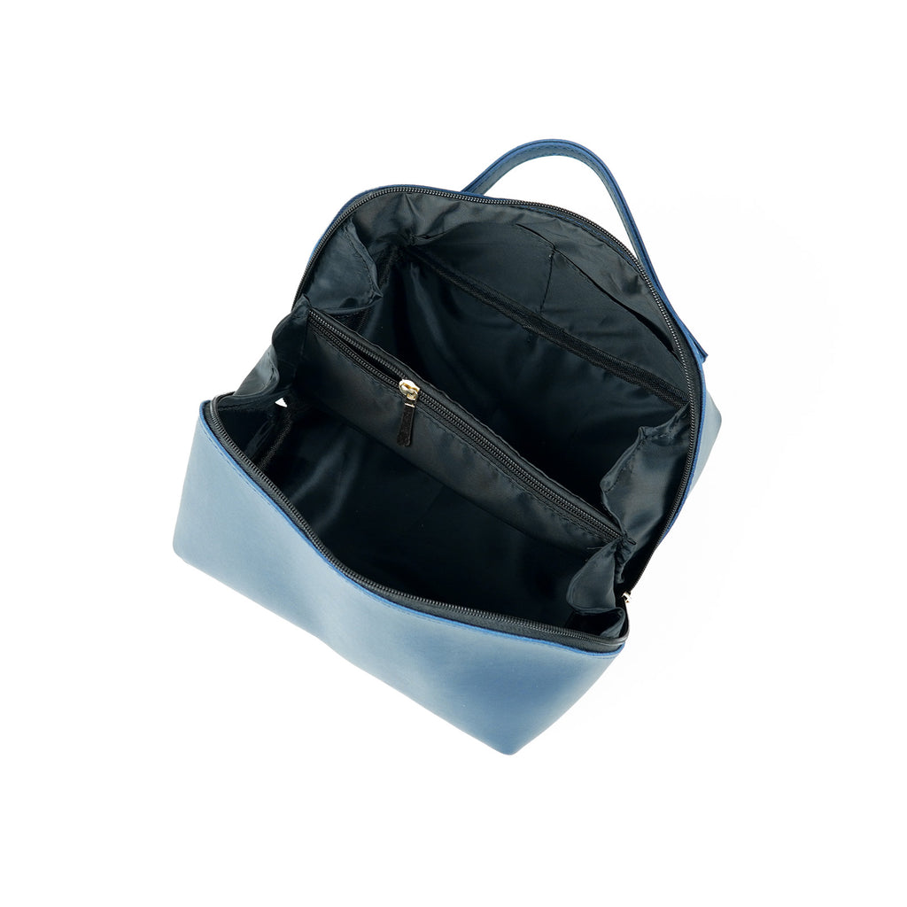 Large Capacity Travel Cosmetic Bag blue